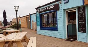 Surfers Getaway - Room Staycation