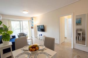 Glyfada central seaside apartment