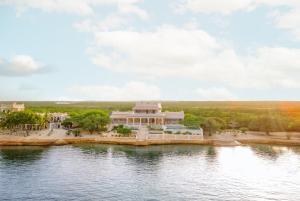 Amani House 5 bedrooms sleeps 10