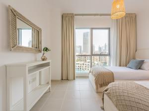 the Byron Bay Condo - Coastal 2BR - Executive Burj Khalifa Suite