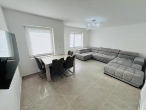 Luxury Apartment II