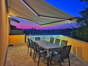 Villa Mile-with private heated pool