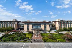 Marriott Jeju Shinhwa World Hotel