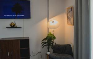Resort Style Studio near Mactan - Cebu Airport - with Pool & Gym