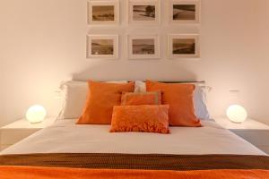 Villa Prestige - Steps from the Sea Shared Pool