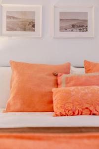 Villa Prestige - Steps from the Sea Shared Pool