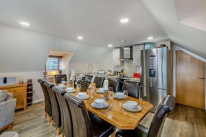 5 Bed in Whitby oc-h30227