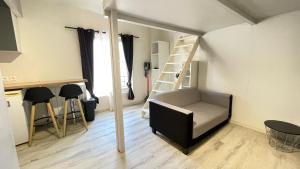 Studio Calme et Confort - Proche Centre-ville & commerces - 20min du Futuroscope - Wifi GRATUIT