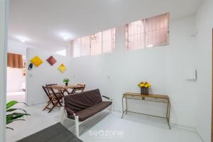 Apto 2 Quartos em Salvador LEB0101