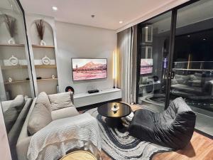 Apartment on 20th & 31st floor, Bai Chay Bridge & Ha Long Bay view