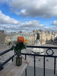 Eiffel Tower View Apartment