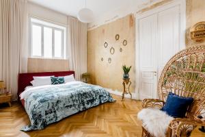 Spacious Boho 2BR Apt in the heart of Tbilisi