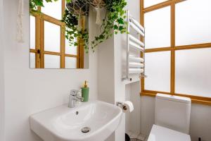 Spacious Boho 2BR Apt in the heart of Tbilisi