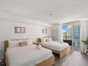 High floor Condo W Amazing View