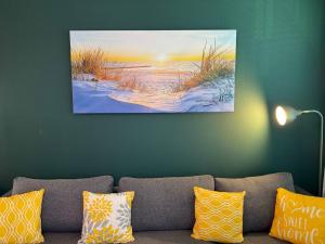 Modern King Bed Deerwood Pool Gym Downtown Jax I95