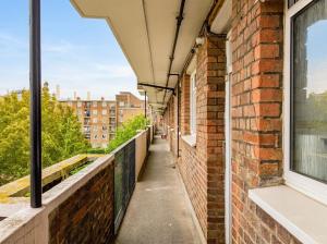 Spacious 3BR London Flat with FREE Parking