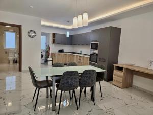 Steps Away from Sliema Promenade, Cozy Retreat