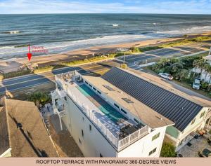 ​Dual Home Coastal Beach House- Main House + Private Villa Suite -Private Beach