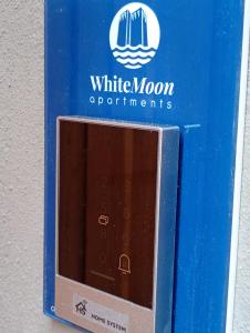 WHITE MOON CAGLIARI via Dettori 5 Centro img39