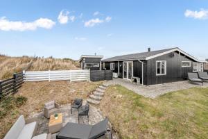 Holiday Home With Enclosure For Dogs, 500 Meters From The North Sea