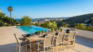 Villa Sitges Colonial. Impressive views of the sea. High design. Renovated.