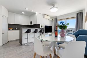 Mediterranean Beach Relax - Pool and Parking!