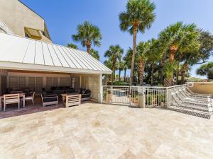 483 Captains Walk