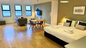 Lord Clyde - Accessible 1-Bed Luxury Studio Apartment by Together Travel