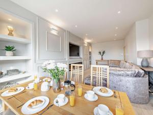 5 Bed in Aberdovey oc-93603