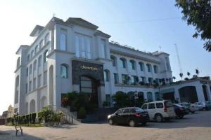Debenture Hotel Karnal