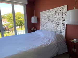 Maison colorée a la rochelle avec Piscine