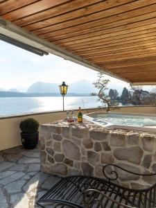 Nido sull`Aqua Chalet with Whirlpool