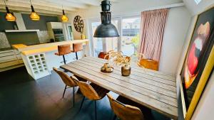 Cosy and spacious house with terrace, near Adam