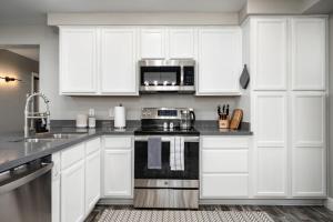 NEW Gorgeous 5bd3ba HeatedPool