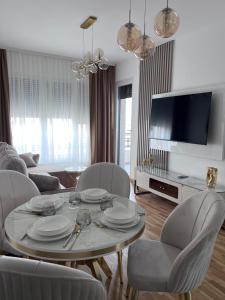 Golden Lux Apartment