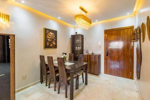 pearle Marrakech pool view