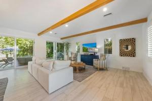 A Shore Thing: On Canal! Pool Spa! Rooftop Deck by Anna Maria Life Vacation Rentals