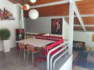 Belle maison spacieuse avec piscine et spa proche des plages