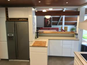 Belle maison spacieuse avec piscine et spa proche des plages