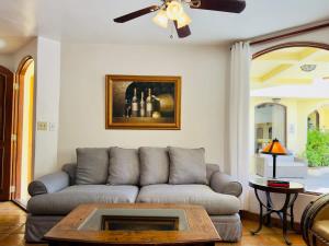 Puerto Nuevo Surf Casita las Palmas 1 BR with pool