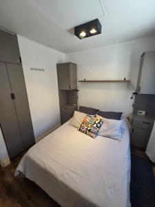 Recién renovado, 2 habitaciones, 2 baños