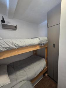 Recién renovado, 2 habitaciones, 2 baños