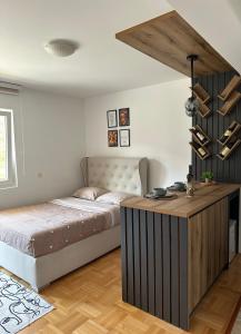 Apartment Lake story