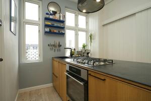 Quiet Back House Flat With Balcony