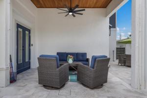 Coconut Hut - Pool & Spa, Pool Table, Putting Green by Anna Maria Life Vacation Rentals