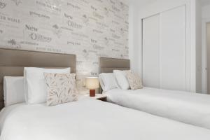 Malaga Eye - Pool, gym and parking free