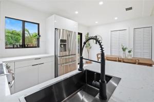 Olive Palm Retreat with pool