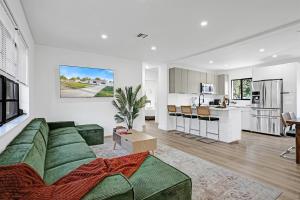 Olive Palm Retreat with pool