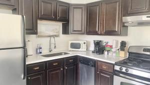 Family Suite 5 min to DCA Free Parking