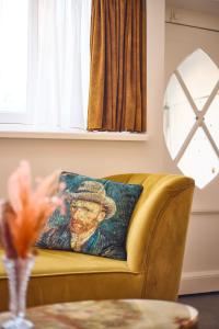 Van Gogh Studio